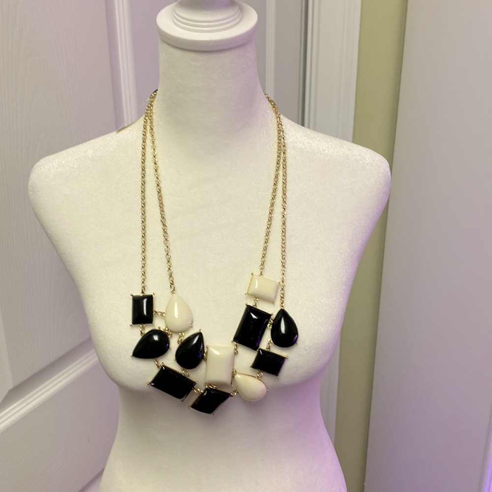Ericka Lyons fashion black and ivory colored necklace